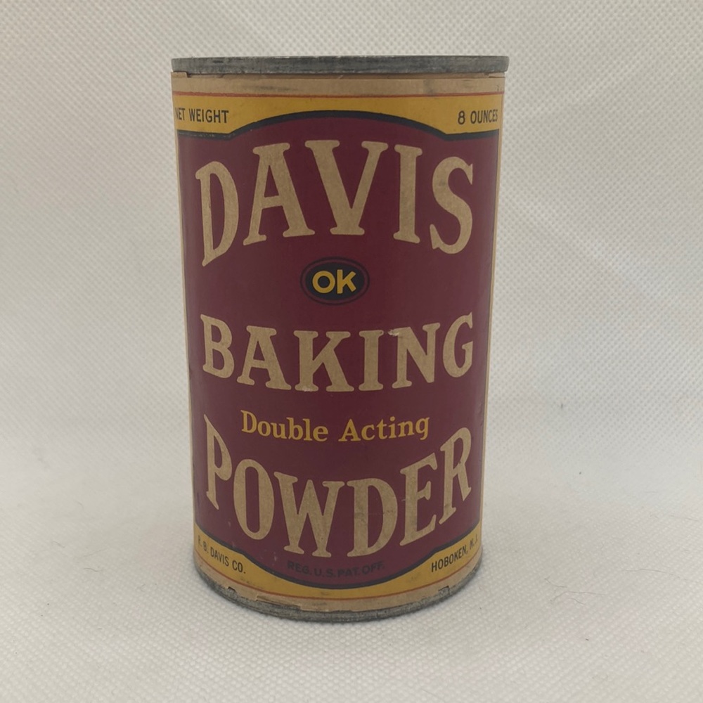 Antique/Vintage UNOPENED 8 ounces Davis Baking Powder 4”Tall x 2”Wide